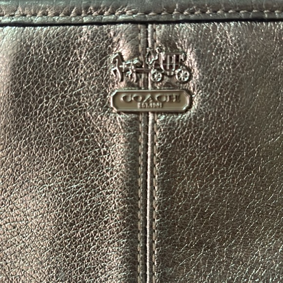 100% authentic rare Coach wristlet - Picture 3 of 8